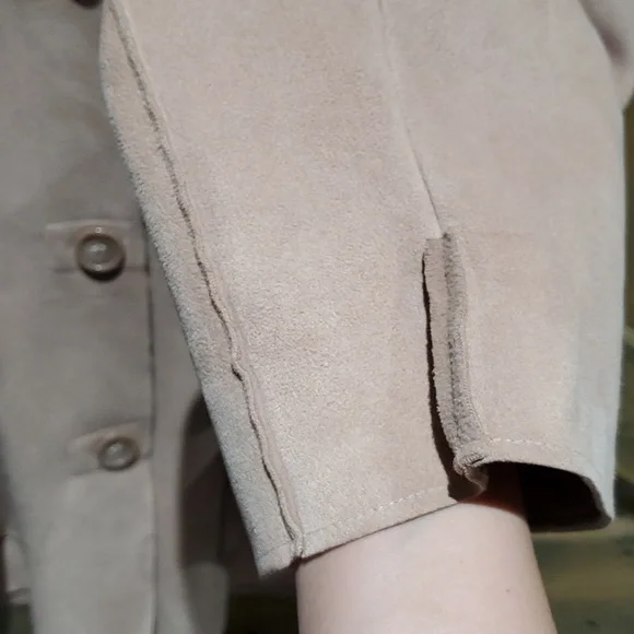 Westbound TAN FAUX SUEDE SHACKET SIZE SMALL - Picture 5 of 8